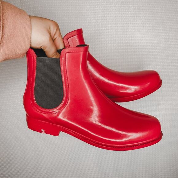 Shoes - Electric Karma | Red Rain Boots Chelsea 9 Womans